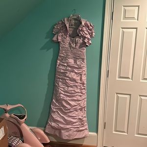 Teri Jon Womens gown. Size 8. Lavender.